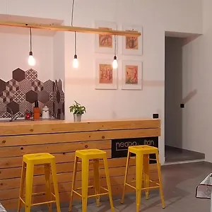 Neapolitan Flat Nápoles